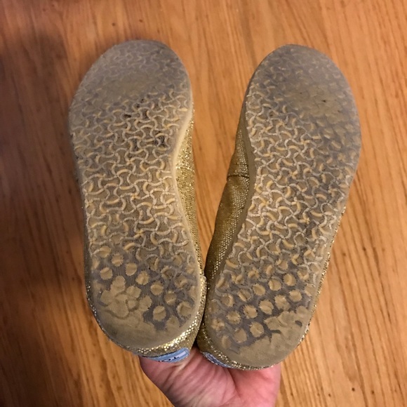 TOMS - Picture 4 of 4